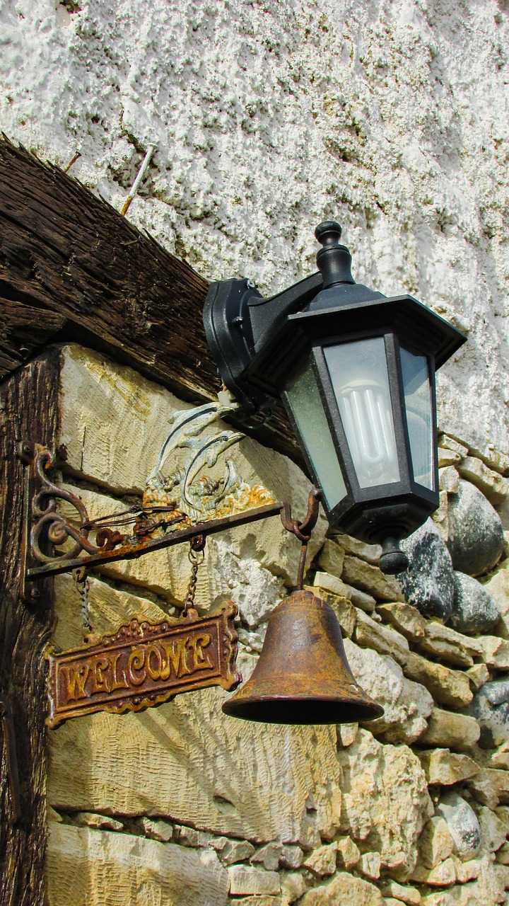 Welcome sign at Altavern